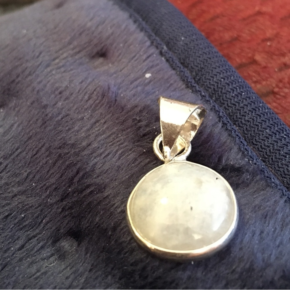 New Rainbow moonstone pendant 925 sterling Silver